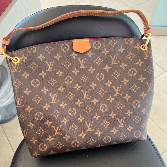 Great condition. Some pen marks in the bag outside and band perfect - Picture 3 of 5